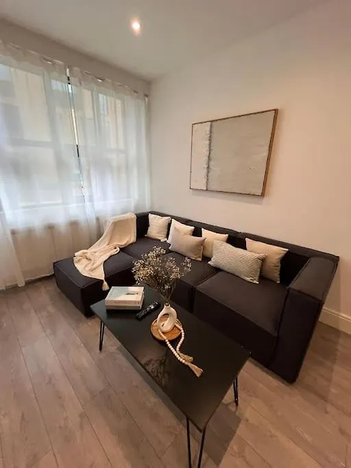 Apartment 30 Minutes To Central London アクスブリッジ
