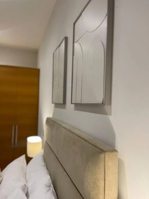 Apartment 30 Minutes To Central London アクスブリッジ