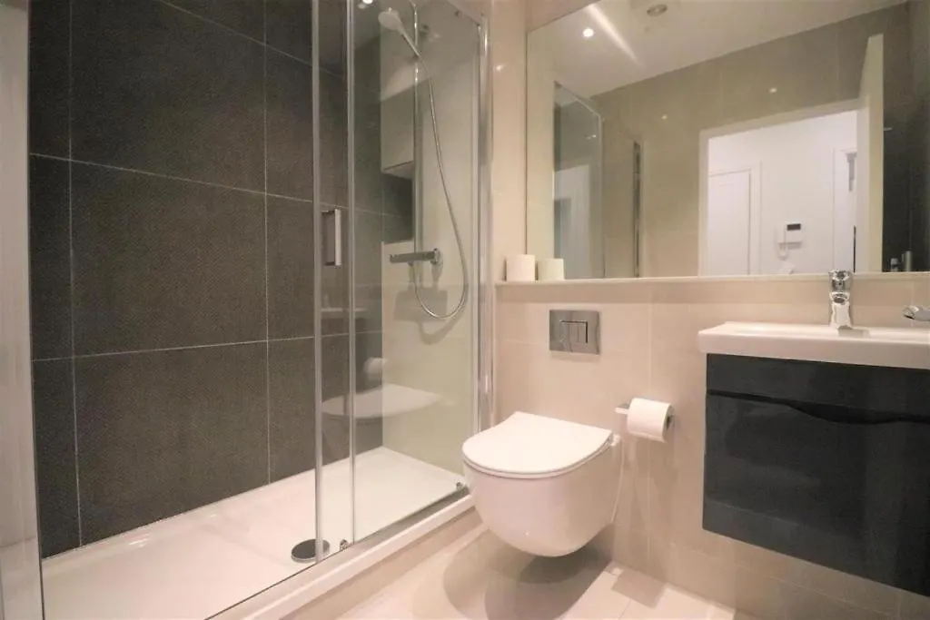 Apartment 30 Minutes To Central London アクスブリッジ 0*,  イギリス