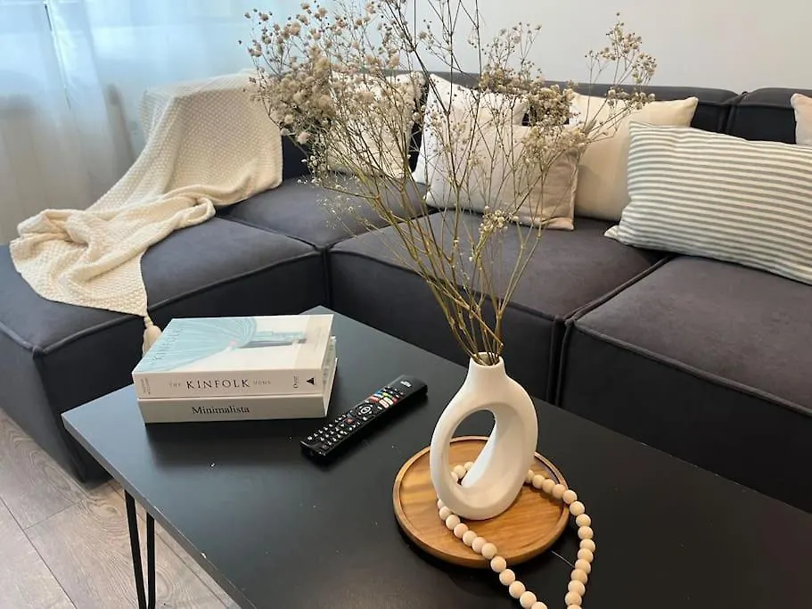Apartment 30 Minutes To Central London アクスブリッジ